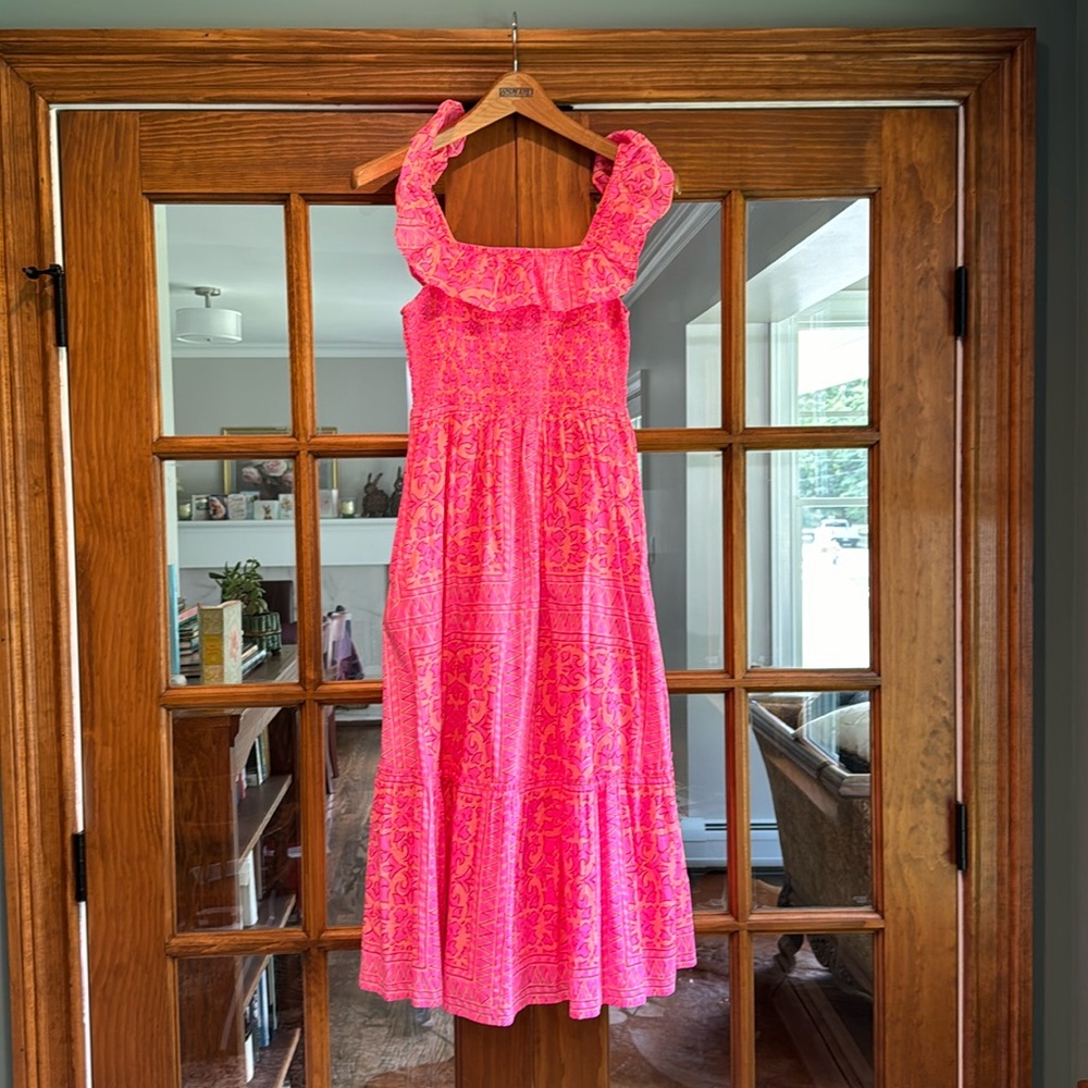Vinyard Vines festive pink print xxs maxi dress smocked bodice with pockets